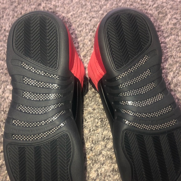 Jordan Retro 12 Reverse Flu Game Varsity Red/Black - Picture 4 of 5